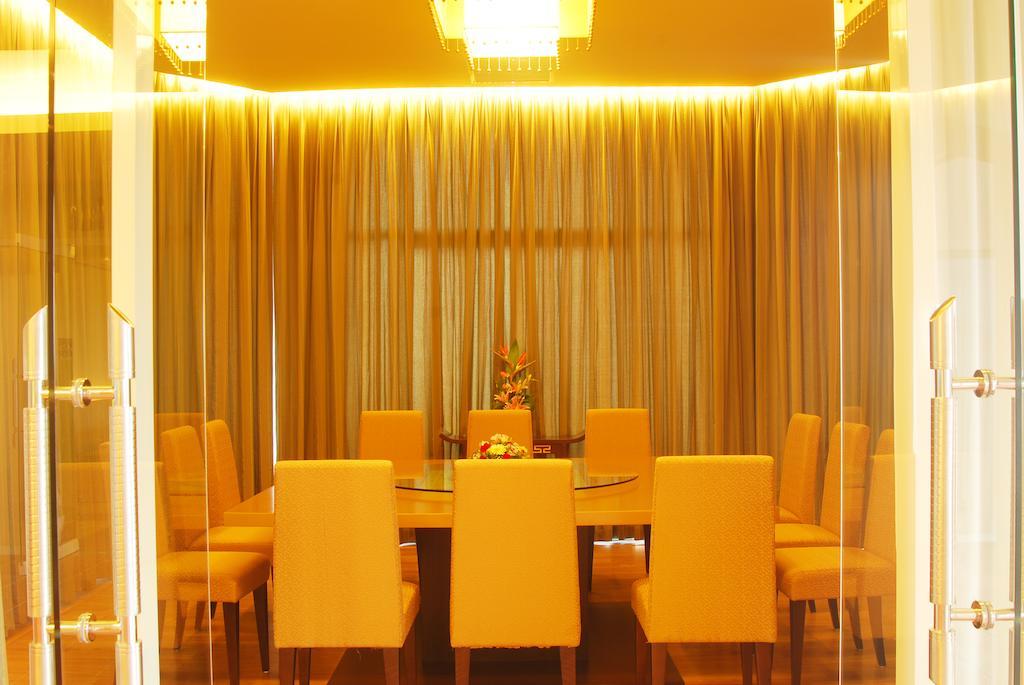 Park View Hotel Hue Esterno foto
